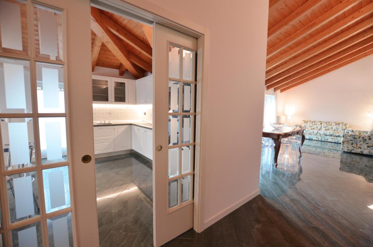 Attic Palme